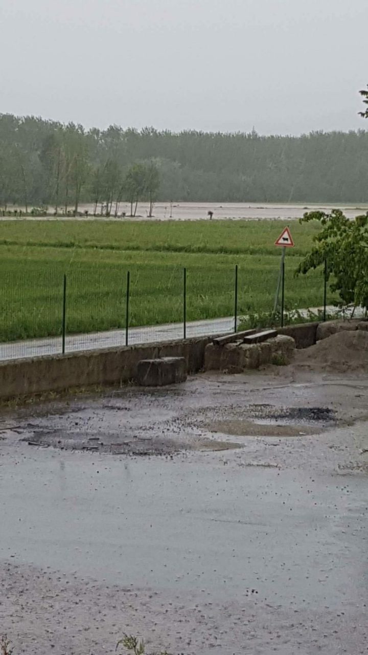 Allarme maltempo esondati fiumi e torrenti