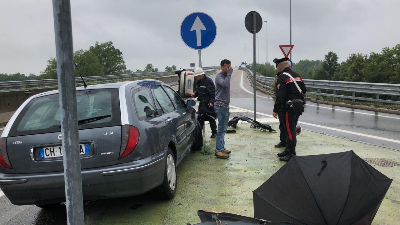 Incidente Chivasso si costituisce il pirata della strada