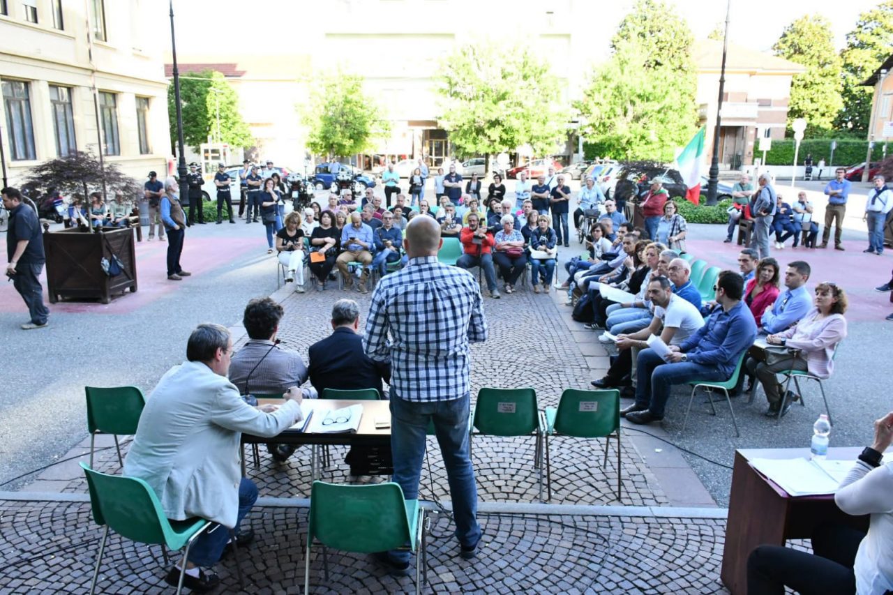 Consiglio comunale in piazza aperto ai cittadini