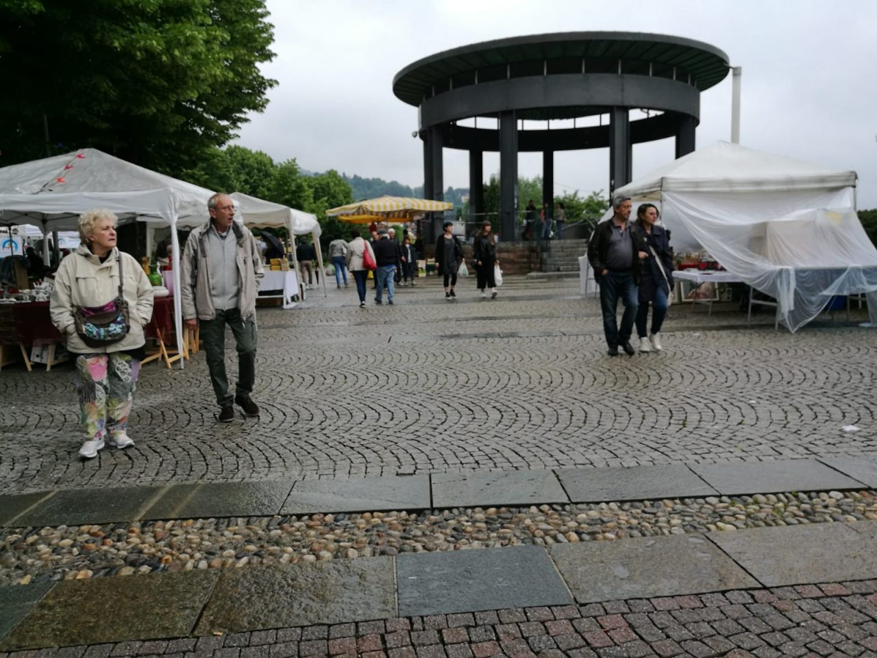 Festa delle Fragole rovinata dalla pioggia
