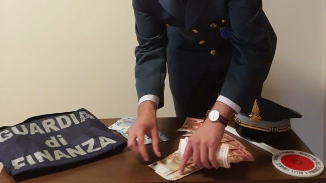 Banconote false SEQUESTRATE