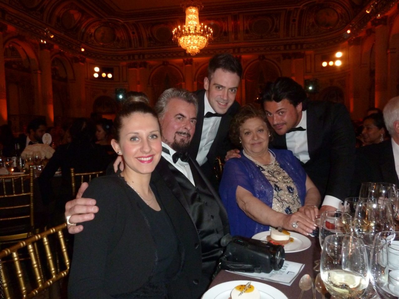 Opera News Awards Cossotto premiata