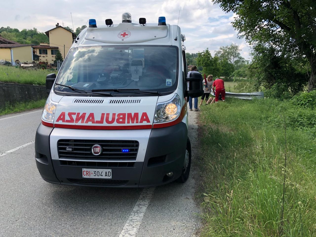 Ciclista cade a terra dopo puntura d’insetto