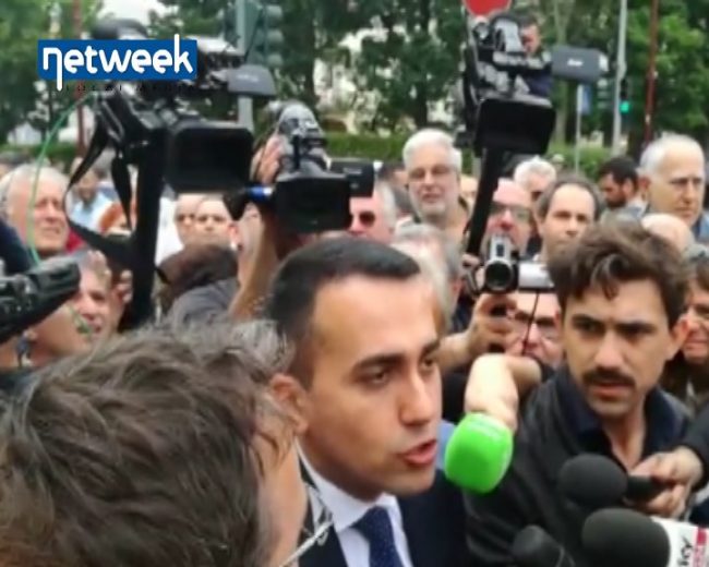 Di Maio a Ivrea per presentare il contratto di governo | VIDEO