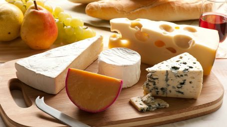 Vendetta Cina spinge su formaggi italiani