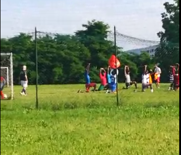 Lega Nord protesta contro migranti del Fenoglio al campetto | I VIDEO AMATORIALI