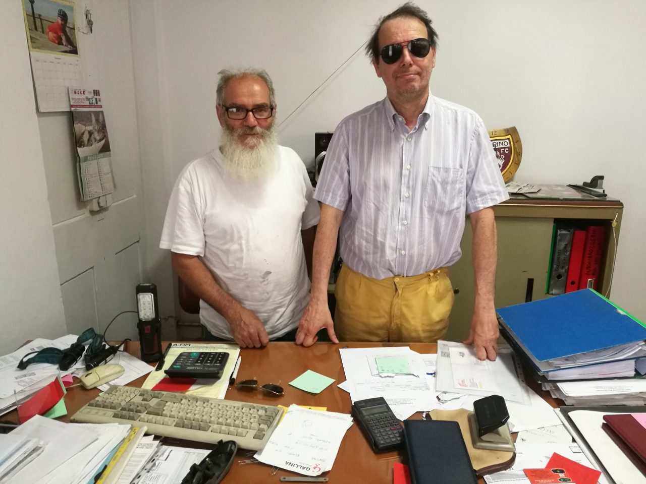 Donna truffatrice rovina la vita a un carrozziere
