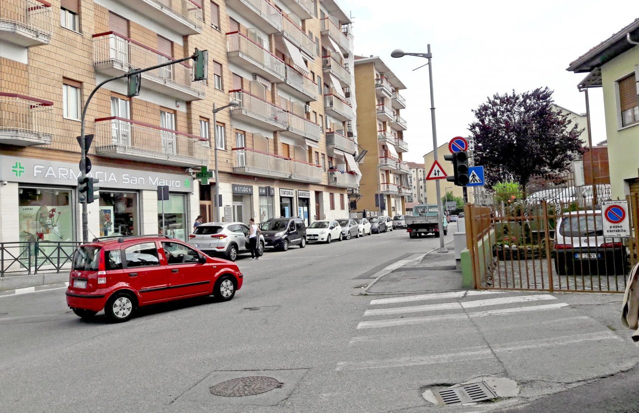 Incrocio pericoloso | Si aspetta il morto?