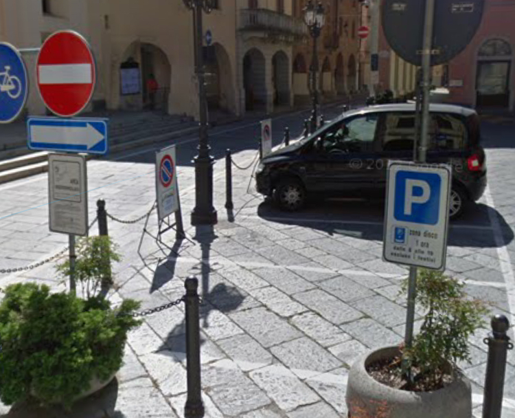 Disco orario cancellato in città