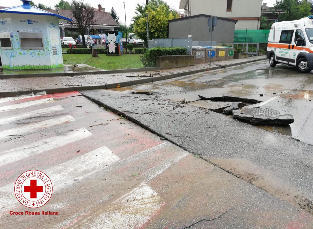 Strade allagate e disagi dopo il temporale