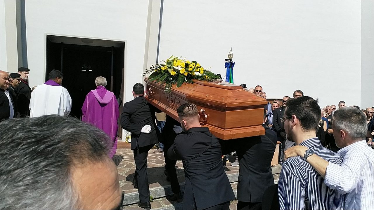 Funerale macchinista morto nel disastro ferroviario di Arè