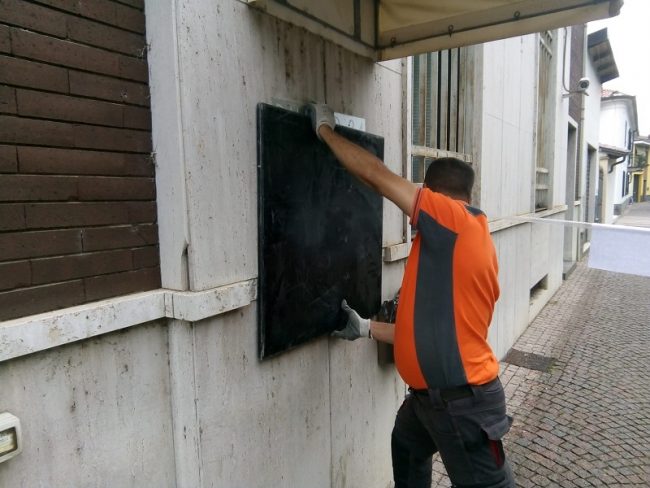 Rubano bancomat alla Biver
