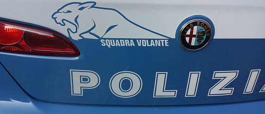 Bloccati dalla Polizia con droga e  abiti rubati