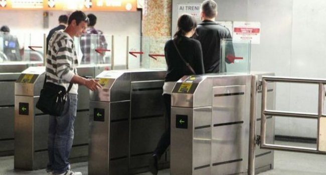 Metro si paga anche con bancomat e carta
