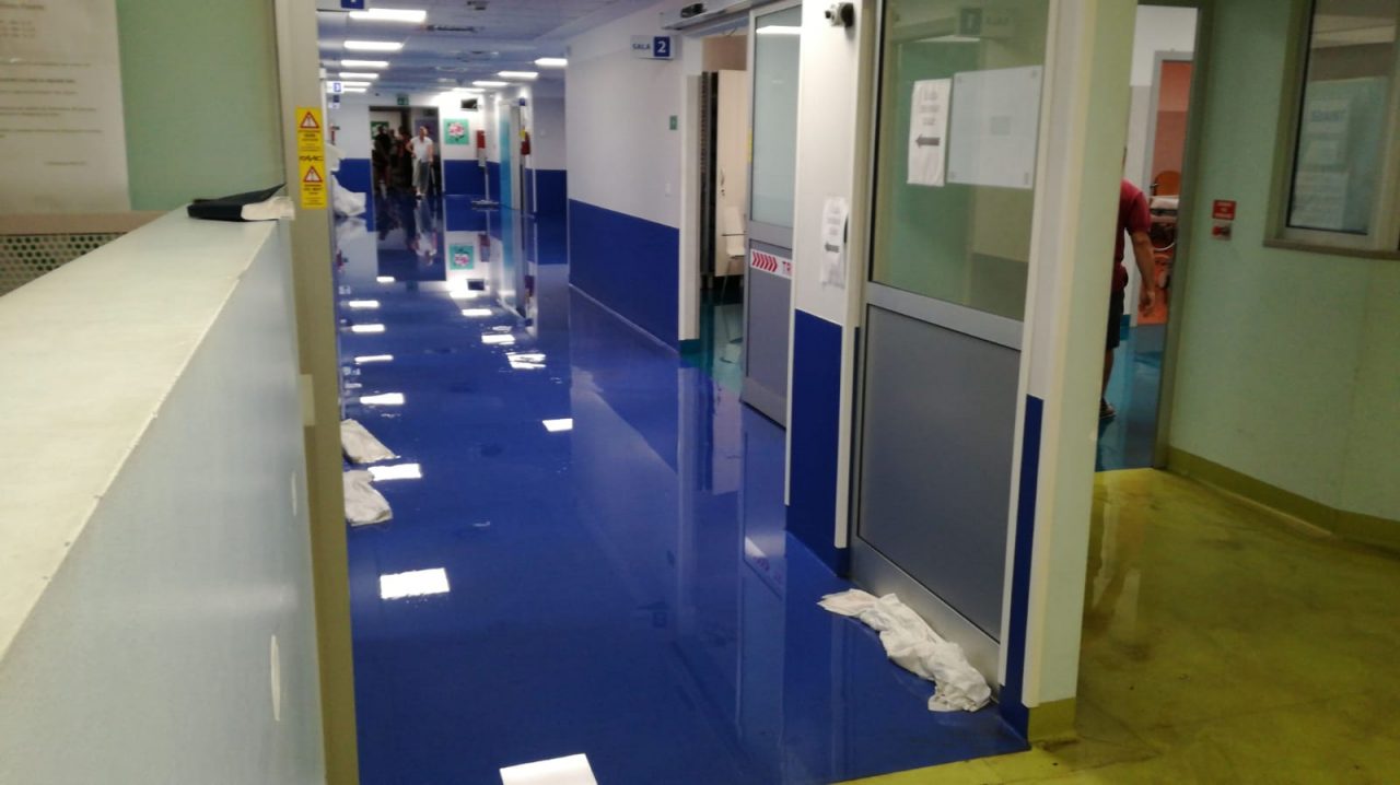 Ospedale allagato, Pronto soccorso chiuso I VIDEO