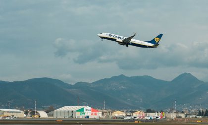 Bagaglio a mano a pagamento, Ryanair fa un passo indietro