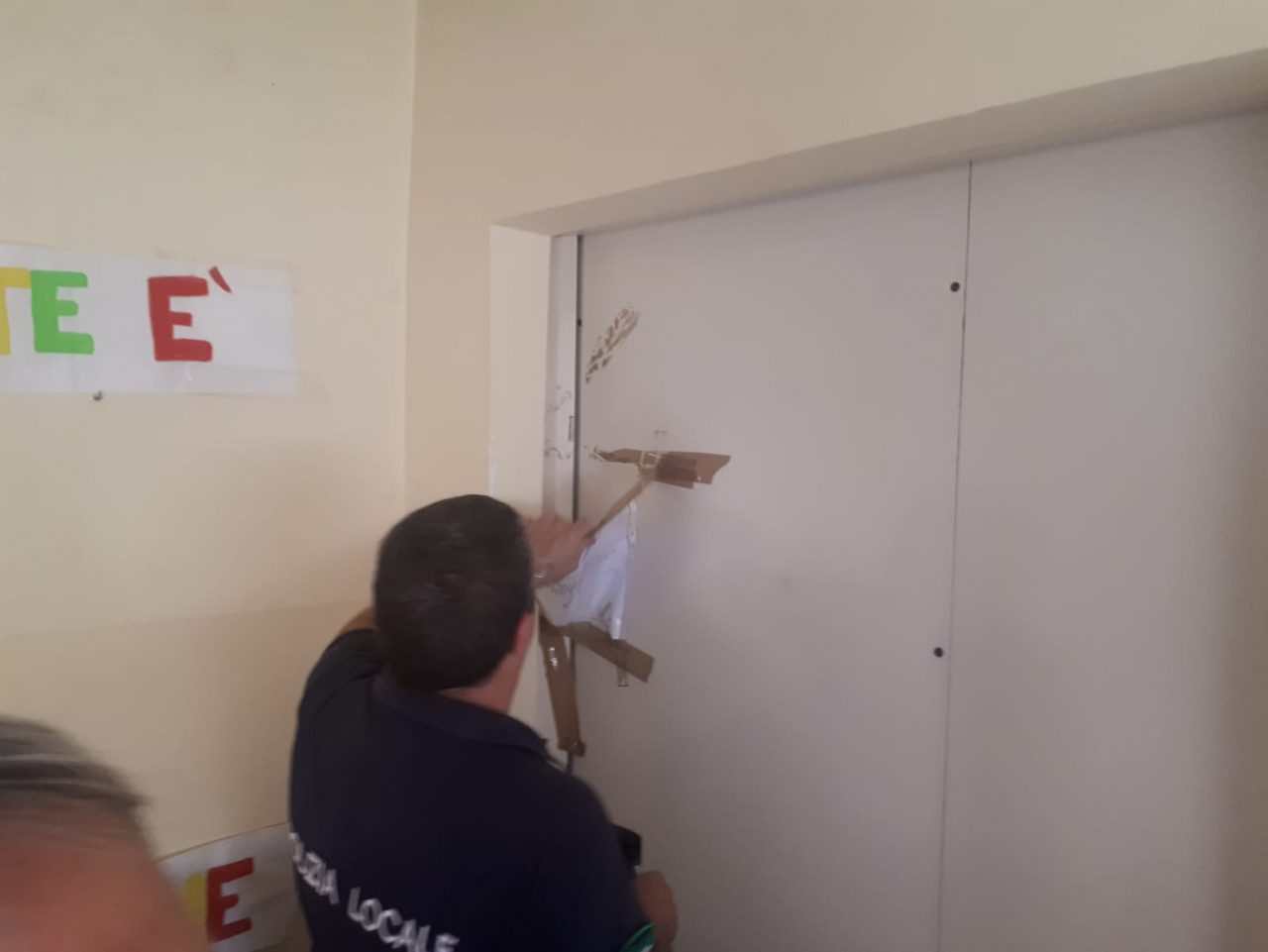Scuola a rischio crollo, il sindaco chiude la Romero