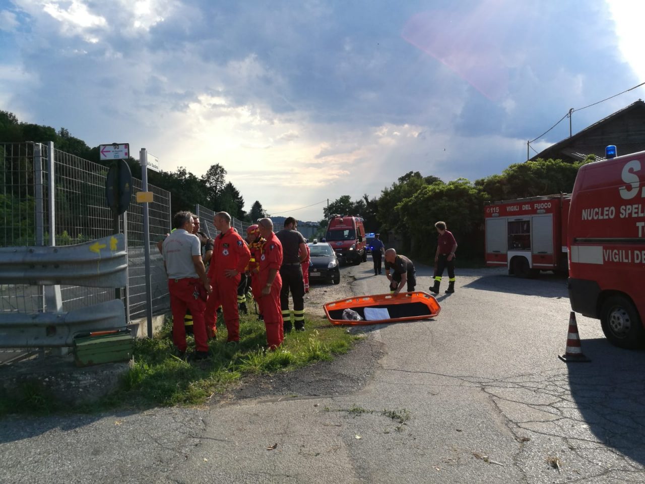 Donna ritrovata morta in acqua nel canale Cimena