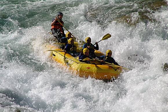 Muore facendo rafting nella Dora Baltea