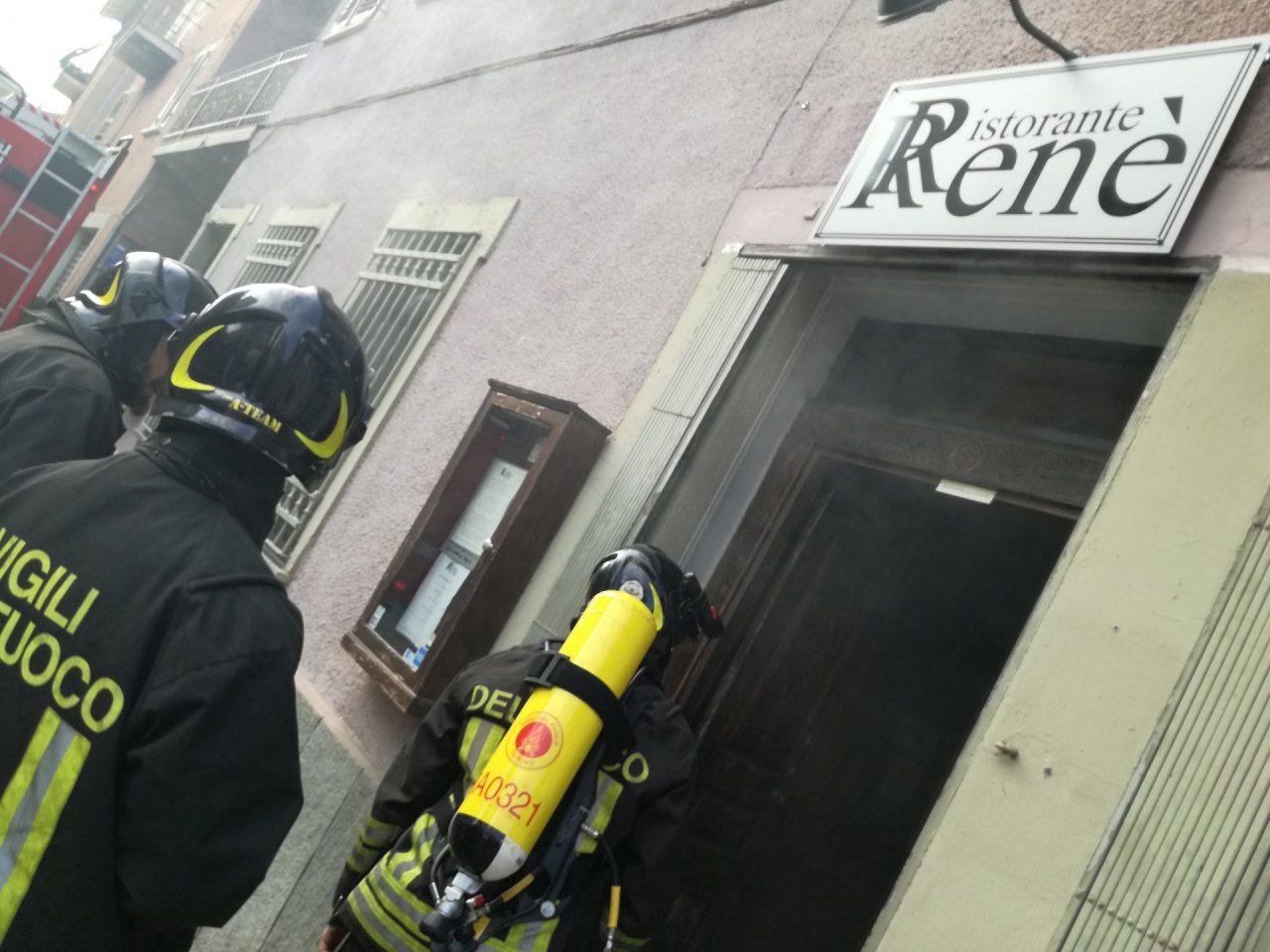 Incendio al ristorante, paura nel centro storico