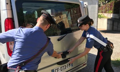 Clandestini nel bagagliaio per attraversare il confine, arrestato iracheno | VIDEO