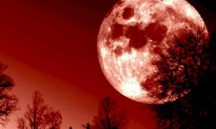 Eclissi e Luna rossa questa sera