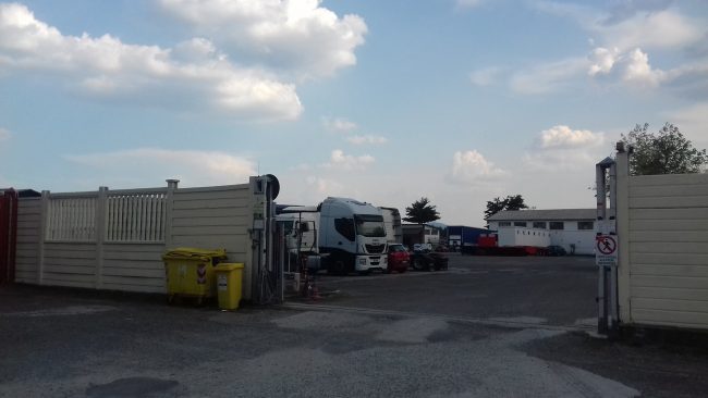 Imprenditore di autotrasporti trovato senza vita nella sua azienda