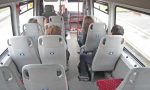 Una donna sul bus ad una bambina di colore: "No no qui tu non ti siedi”