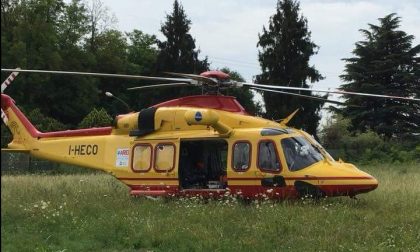 Tragedia sulla strada: motociclista morto dopo lo scontro con un'auto