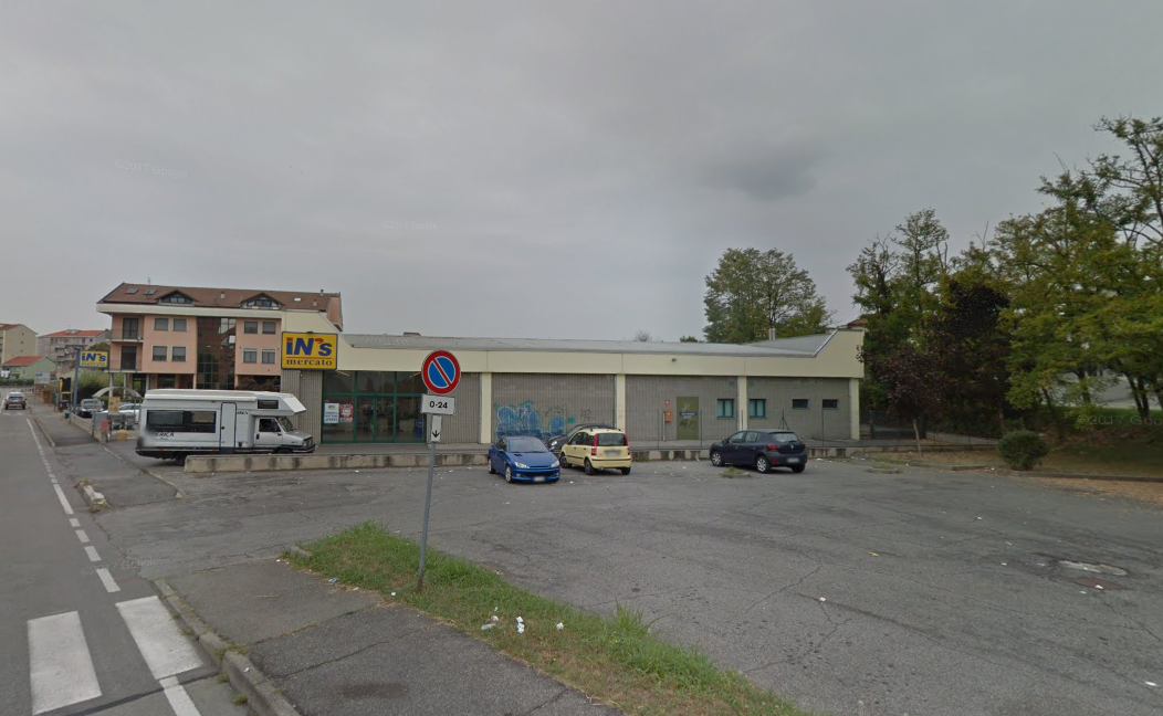Sorpresi a rubare all’interno del market
