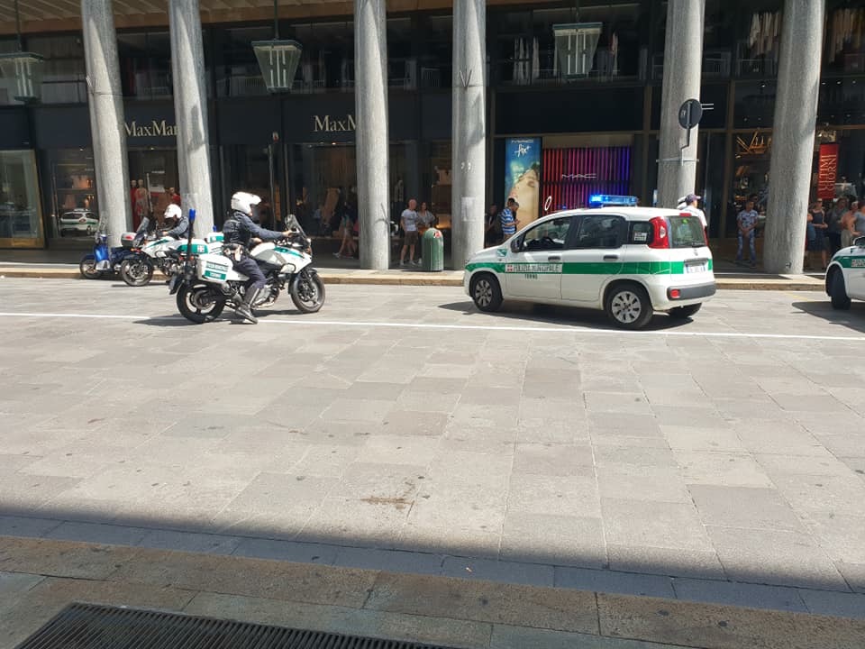 Colpisce vigilessa con una valigia, arrestato