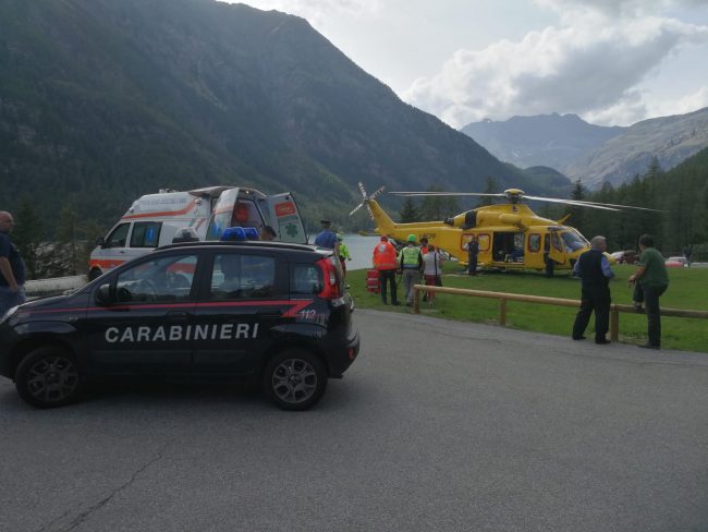Incidente al lago, coppia rischia di annegare