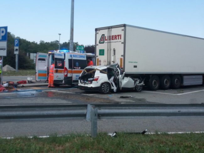 Incidente mortale in autostrada, una vittima