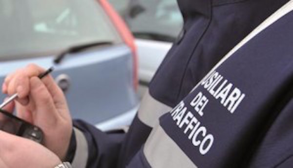 Per gli ausiliari del traffico arrivano i superpoteri