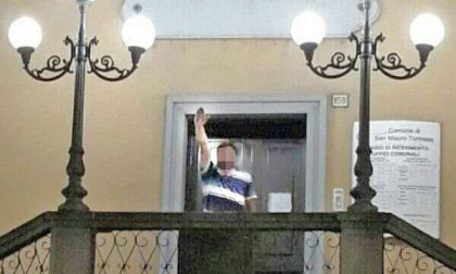 Saluto romano dallo scalone di San Mauro, scoppia il caso