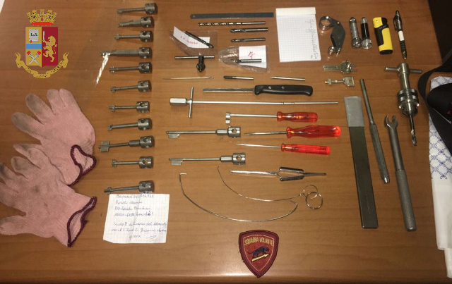 Nonno ladro arrestato: aveva appena svaligiato un alloggio