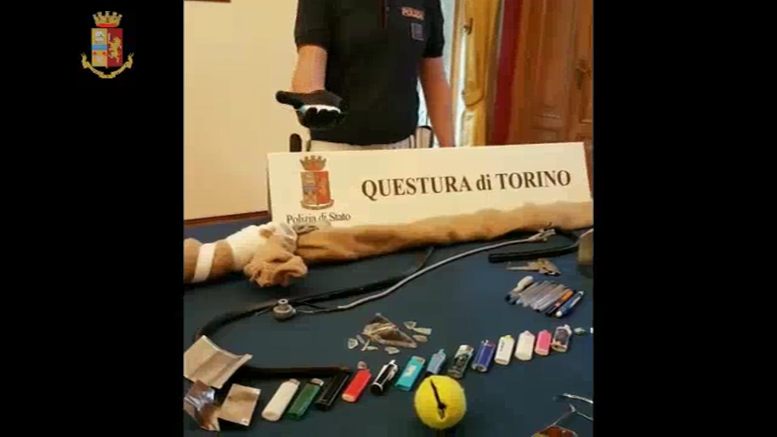 Immigrati in rivolta al Cpr, sequestrate mazze e pugnali IL VIDEO
