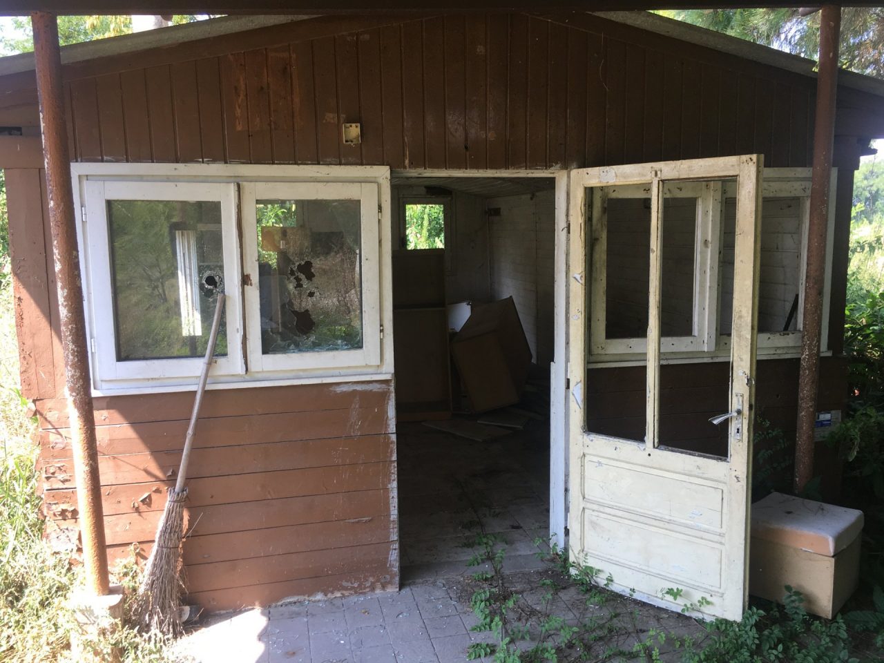 “Ex campo nomadi trasformato nel parco giochi dei ragazzini”