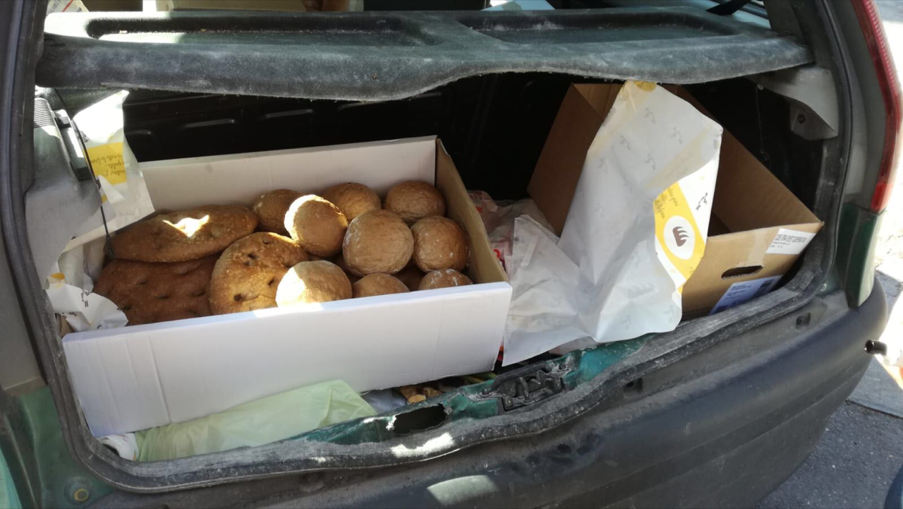 Pane prodotto e trasportato in pessime condizione igieniche