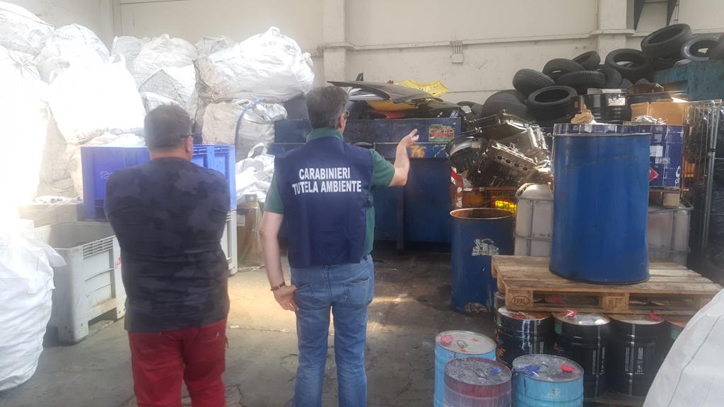 Multe e sequestri per aziende che gestiscono i rifiuti