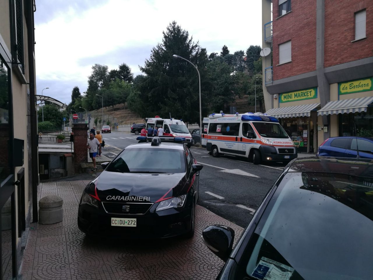 Auto pirata investe due ragazzini
