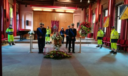 In centinaia per i funerali di Pirrazzo, il comandante dei vigili morto all'improvviso