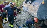 Cane intrappolato tra le rocce, salvato dai vigili del fuoco LE FOTO DEI POMPIERI