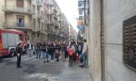 Crolla la scala di un palazzo, 14 famiglie evacuate LE FOTO