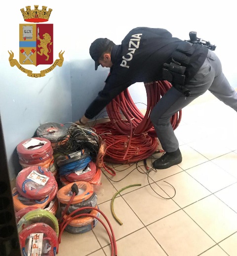 Ruba 200 chili di rame, arrestato