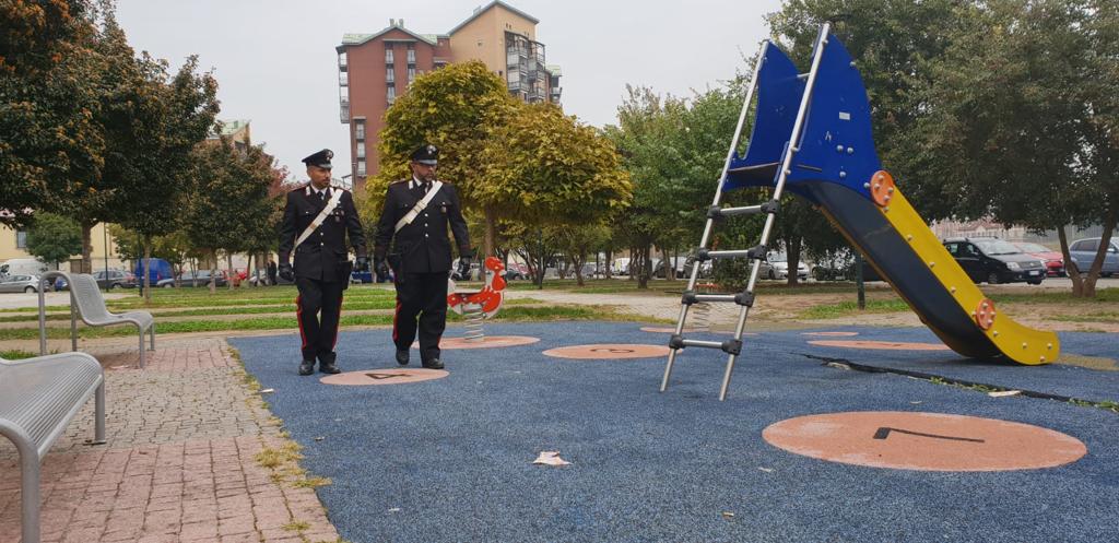 Pedofilo arrestato adescava ragazzini al parco