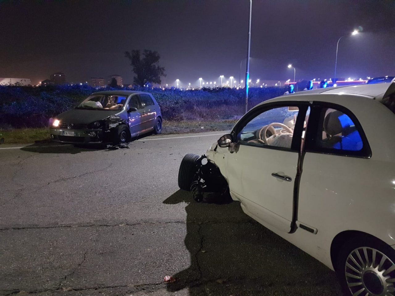 Scontro tra auto in via Barragino LE FOTO