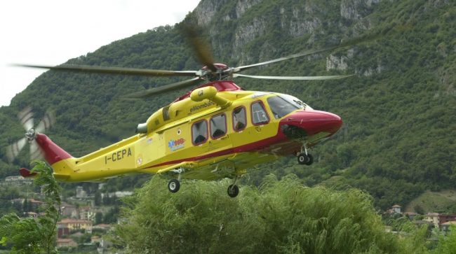 Donna precipita col parapendio: salvata dal soccorso alpino
