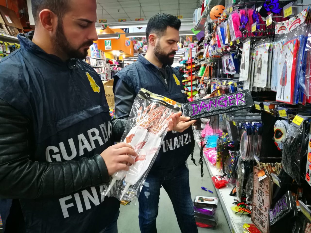 Halloween, sequestrati oltre 2 milioni di articoli IL VIDEO