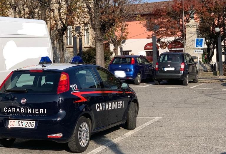 Allarme bomba in piazza del Municipio